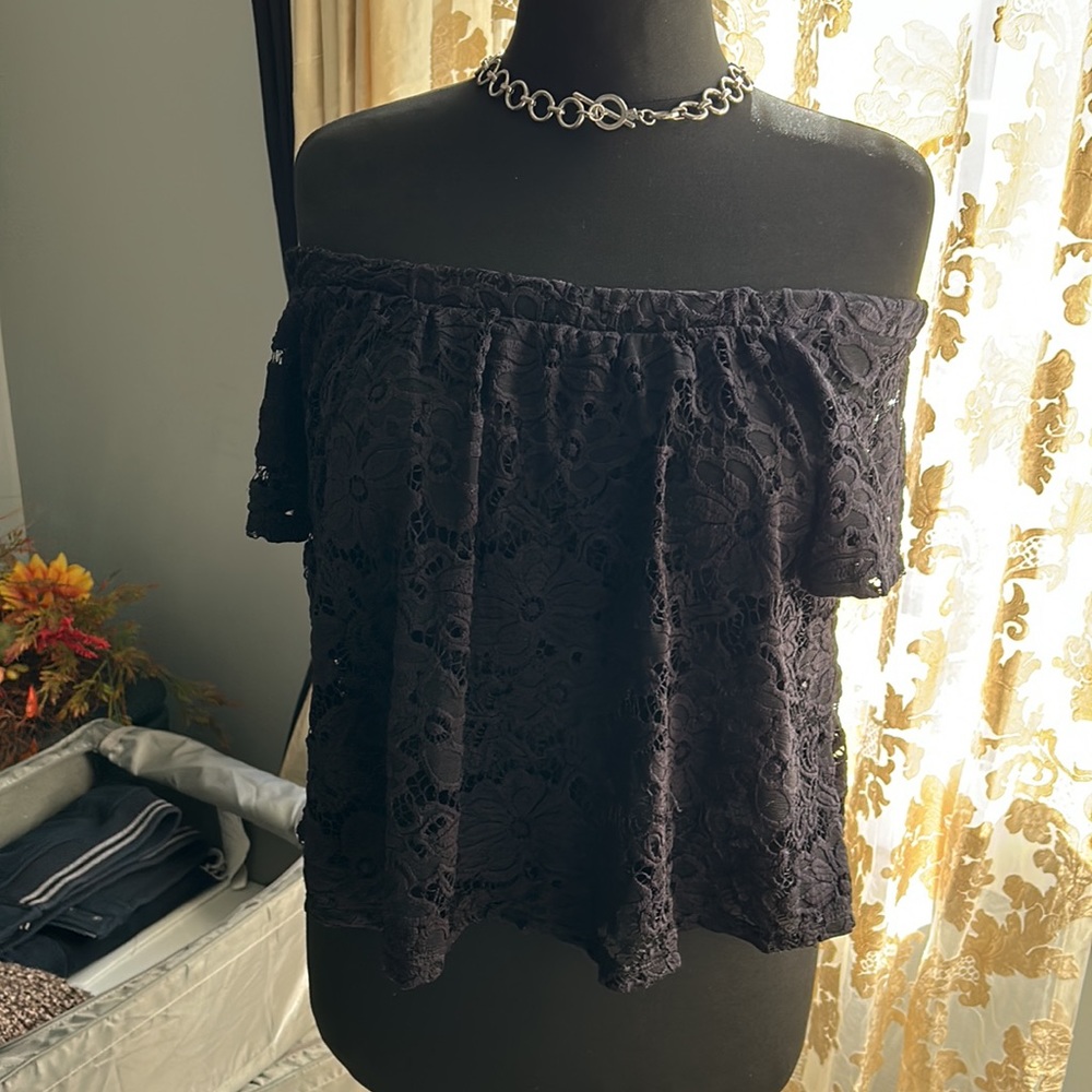 Lace like off the shoulder blouse